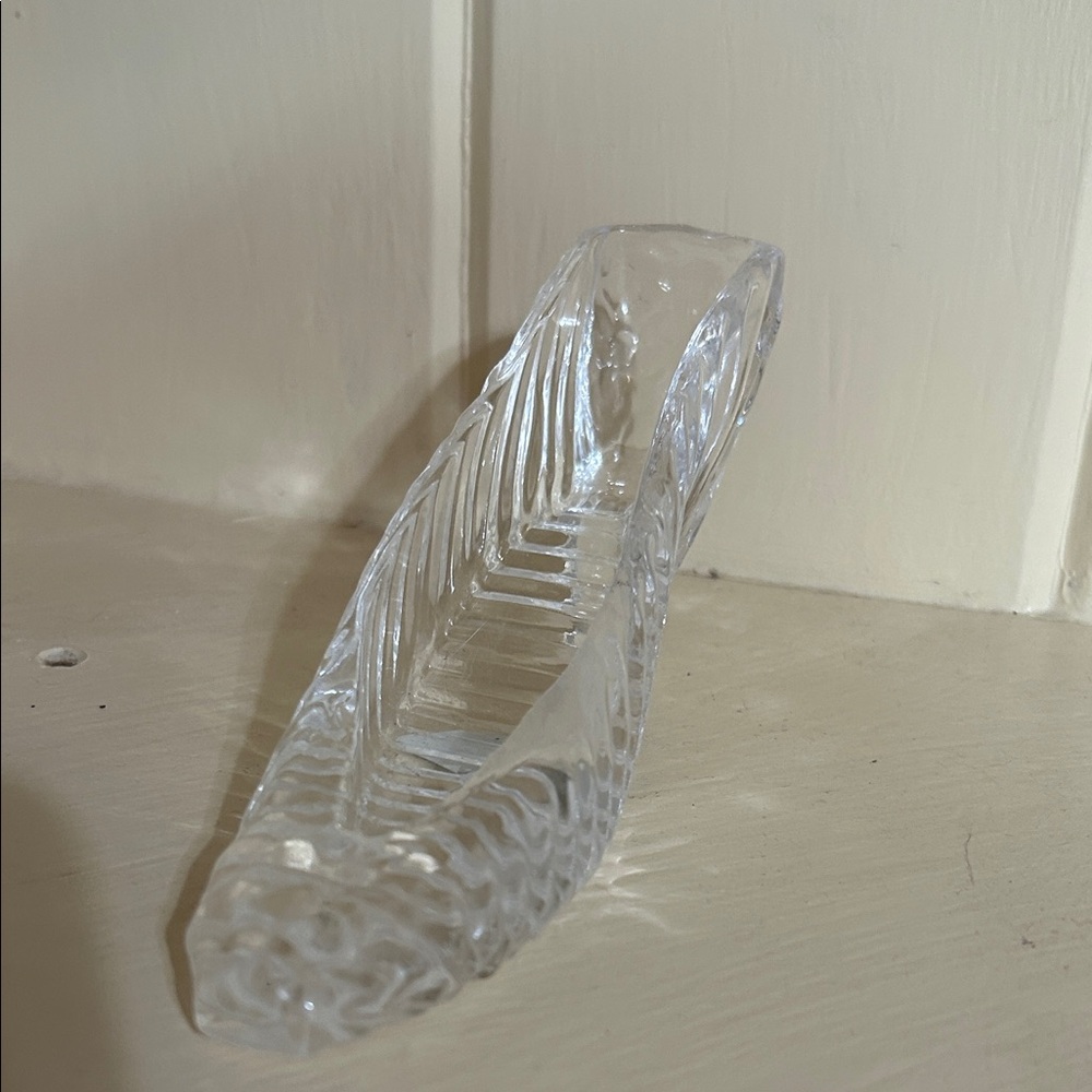 Vintage Beautiful Crystal Shoe Figurine like Cinderella!